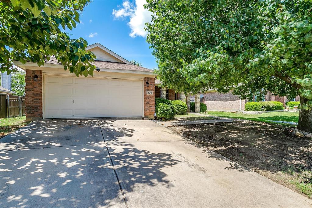 304 Limestone Drive Property Photo 1