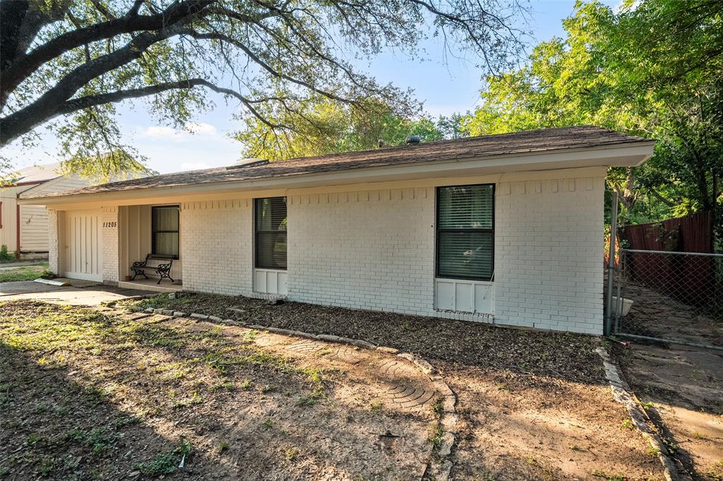 11205 Trail Lane
