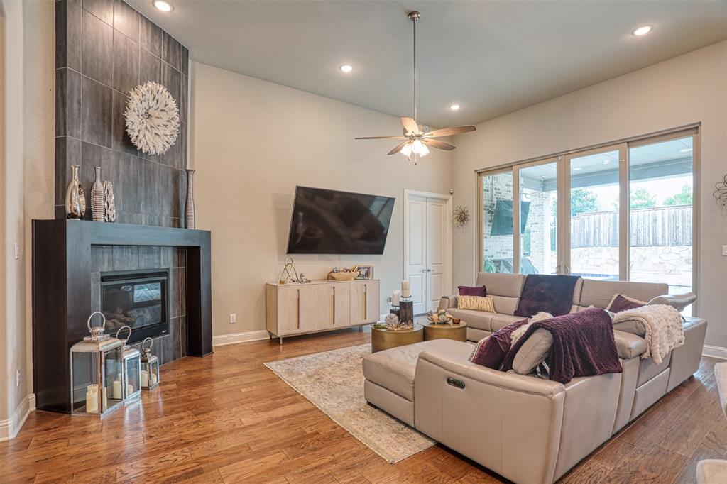 2101 Longmont Lane Property Image