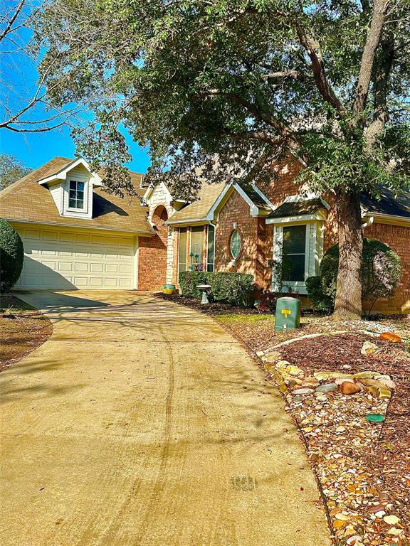 1904 Cavender Circle Property Photo 1