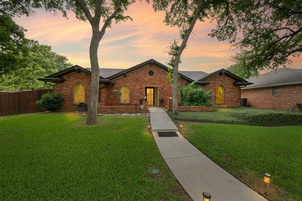 2308 Brookside Drive Property Photo 1