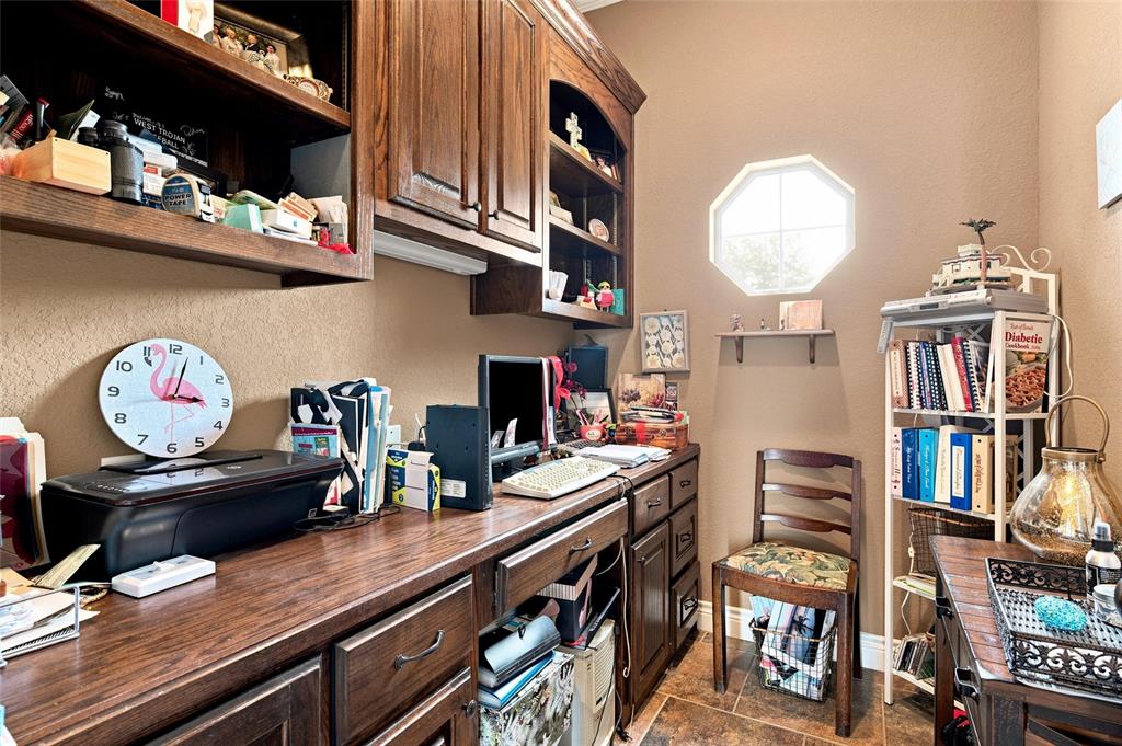845 W County Line Road Property Photo 28