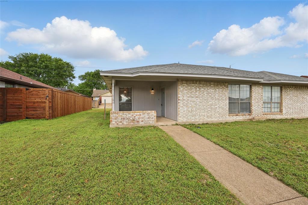1723 Creekview Drive Property Photo 1