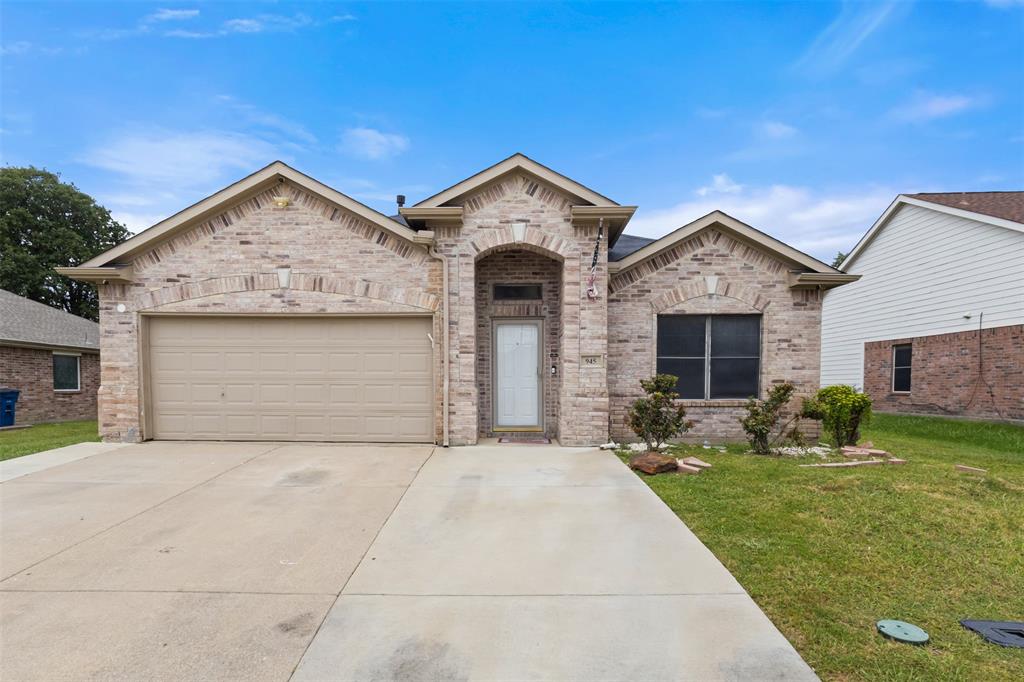 945 Hannah Way Property Photo 1