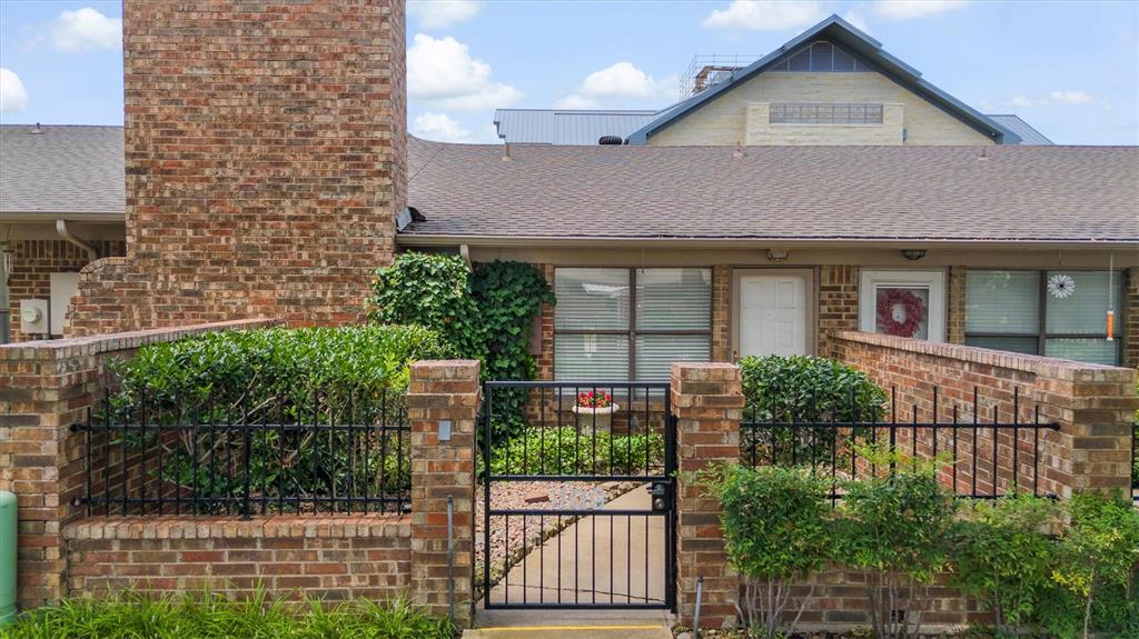 1109 Glenbrook Street Property Photo 1