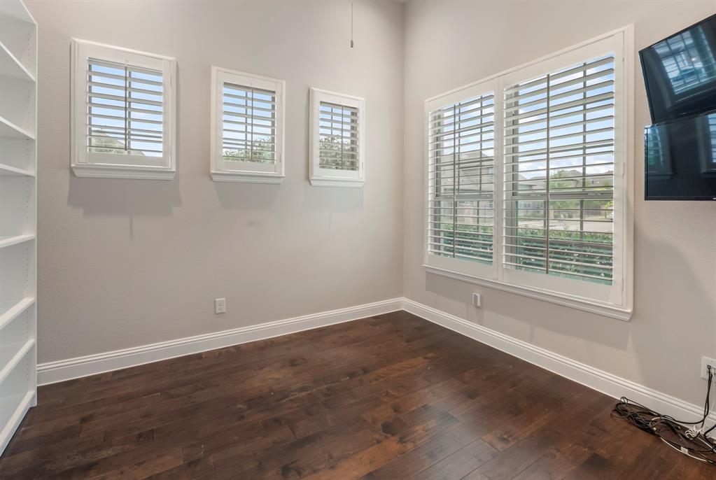 1110 Amber Rose Way Property Photo 8