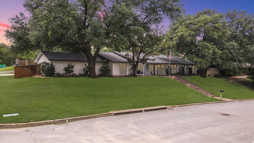 3808 Black Canyon Road Property Photo 1