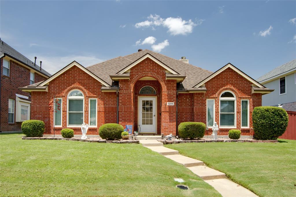 1209 Winnipeg Drive Property Photo 1