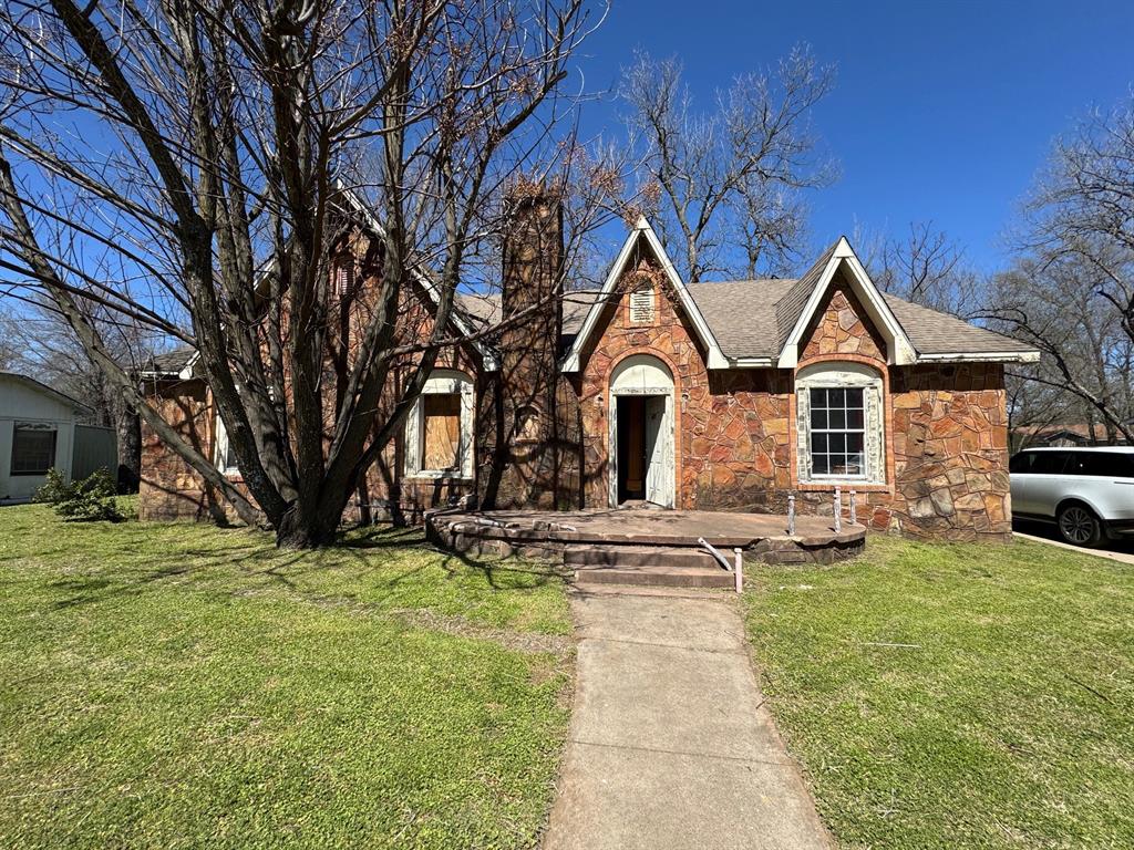 401 Pine Bluff Street Property Photo 1