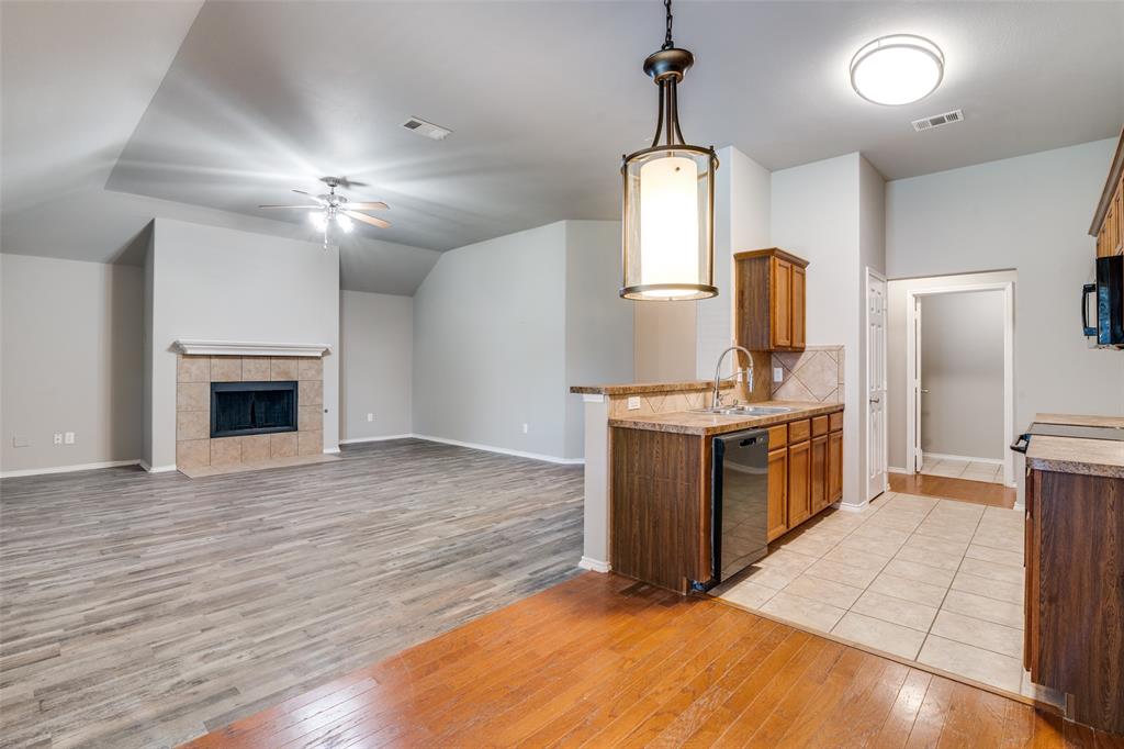 2100 Rose May Drive Property Photo 10