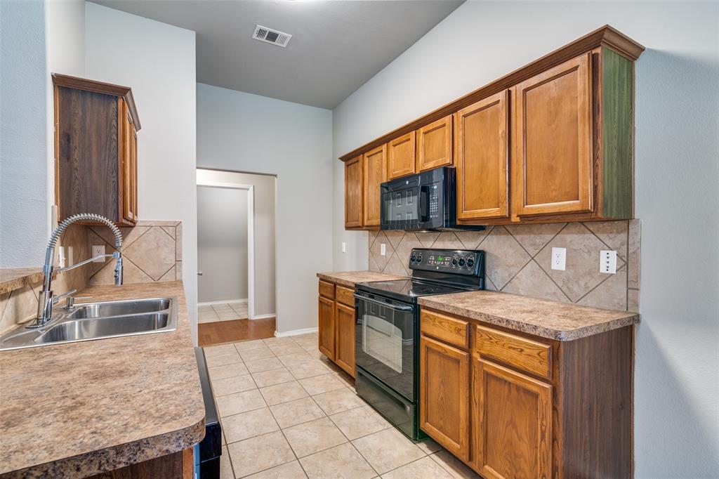 2100 Rose May Drive Property Photo 11