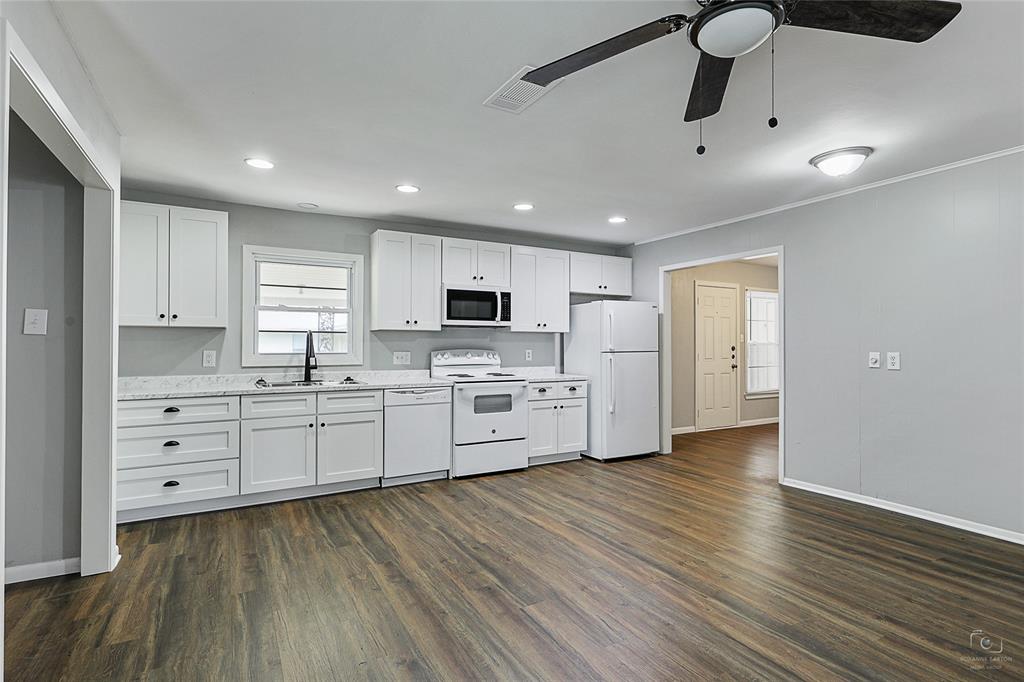 1712 Ross Avenue Property Photo 1