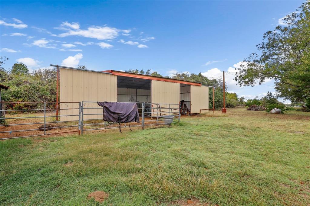 3397 2048 Highway Property Photo 6
