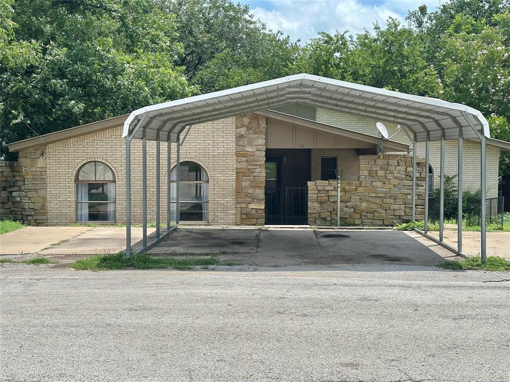 206 Ervin Street Property Photo 1