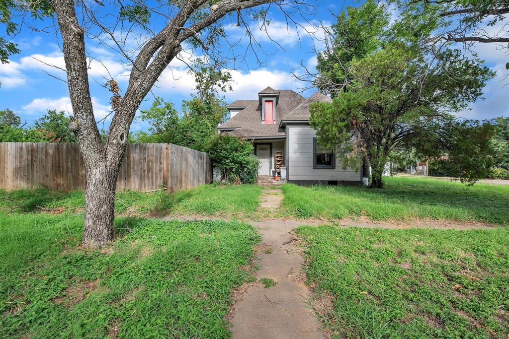 401 S Walnut Street Property Photo 1