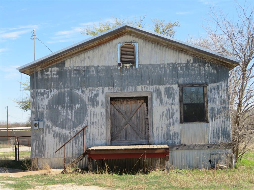 608 E College Street Property Photo 1