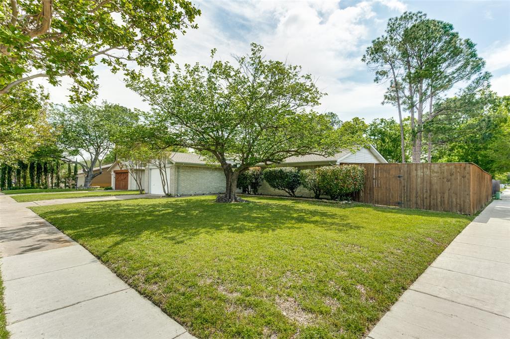 638 Cranbrook Park Property Photo 1