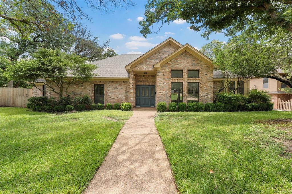 800 Wooded Crest Drive Property Photo 1