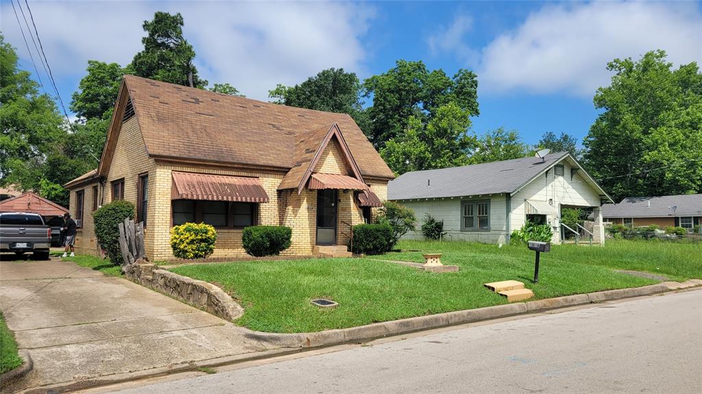 1016 N Confederate Avenue Property Photo 1