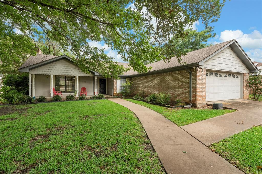 335 E Chapman Road Property Photo 1