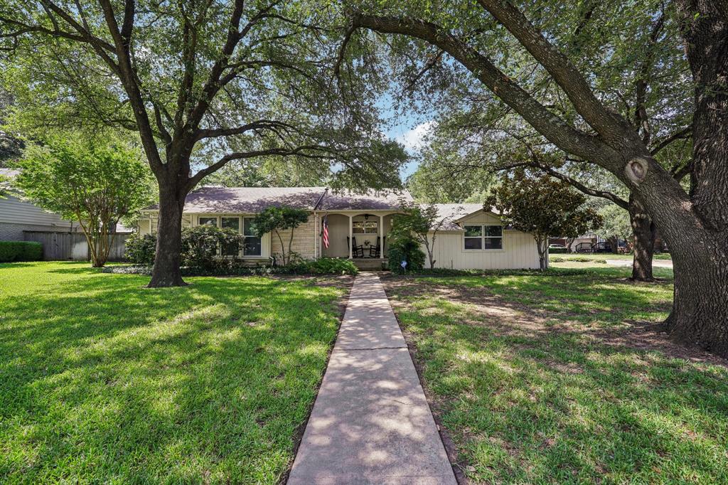 1320 Redbud Drive Property Photo 1