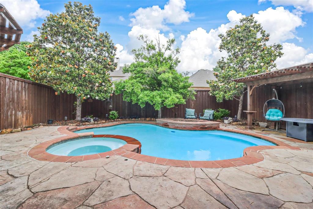 4313 Oak Knoll Drive Property Photo 1