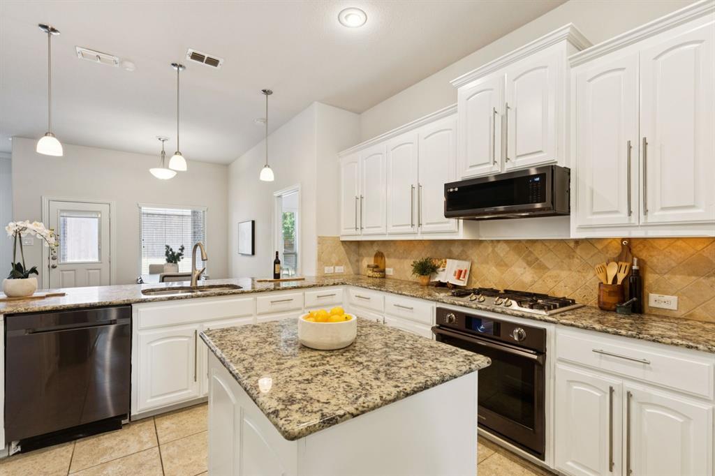10325 Roatan Trail Property Photo 4