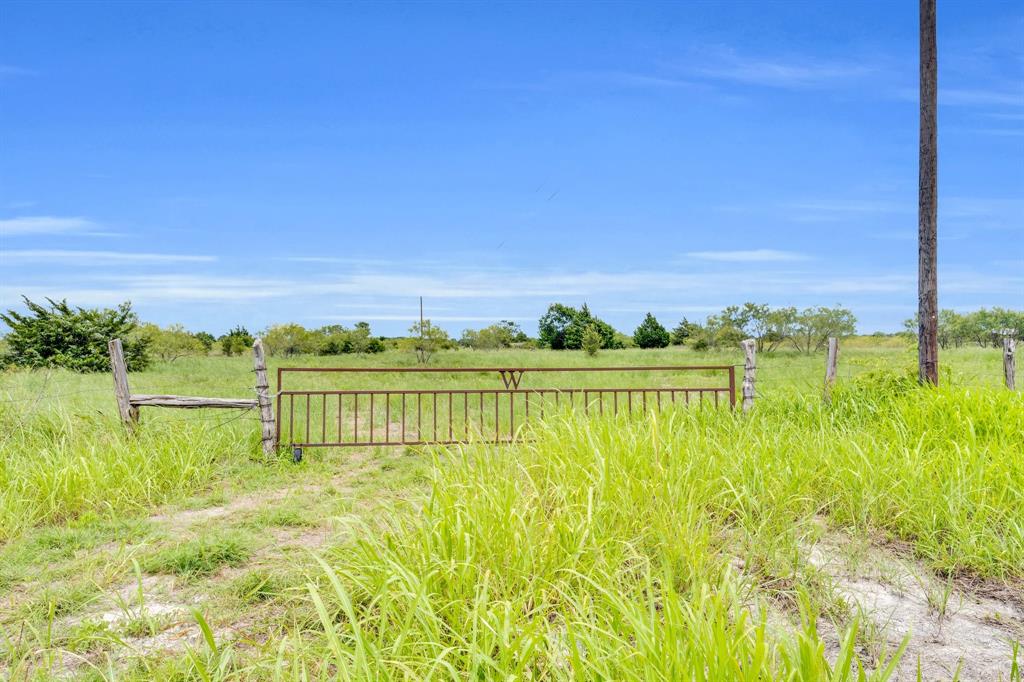 747 Sw County Road 4290 Property Photo 1