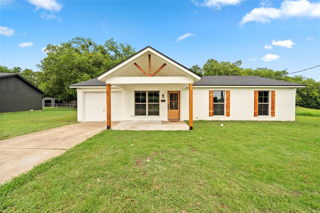 200 Alamo Drive Property Photo 1