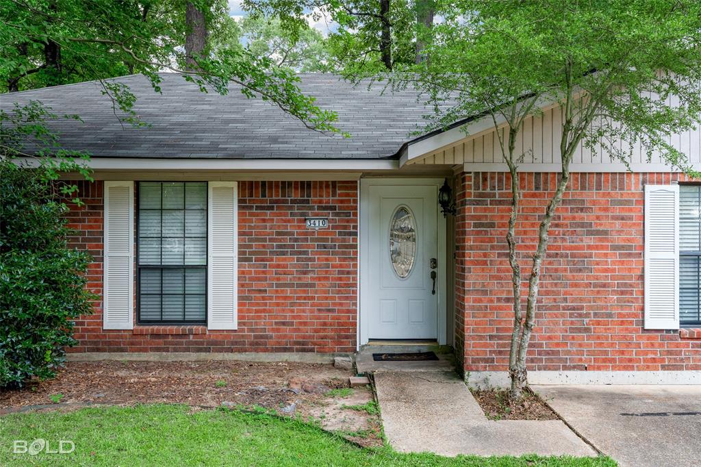 3410 Woodvine Circle Property Photo 3