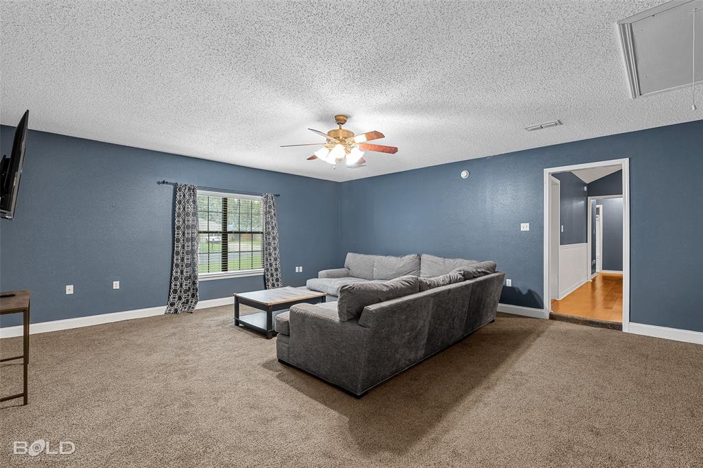 3410 Woodvine Circle Property Photo 8