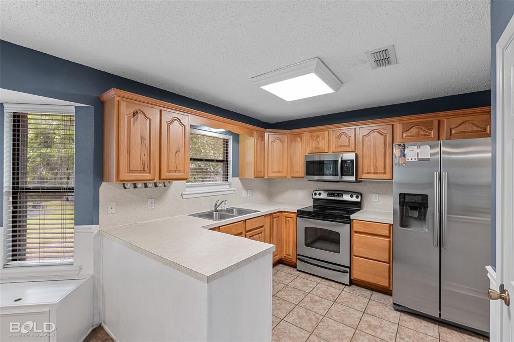3410 Woodvine Circle Property Photo 9
