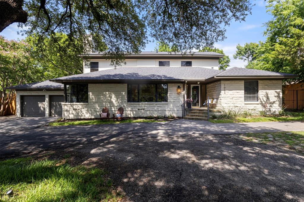 1066 N Buckner Boulevard Property Photo 1
