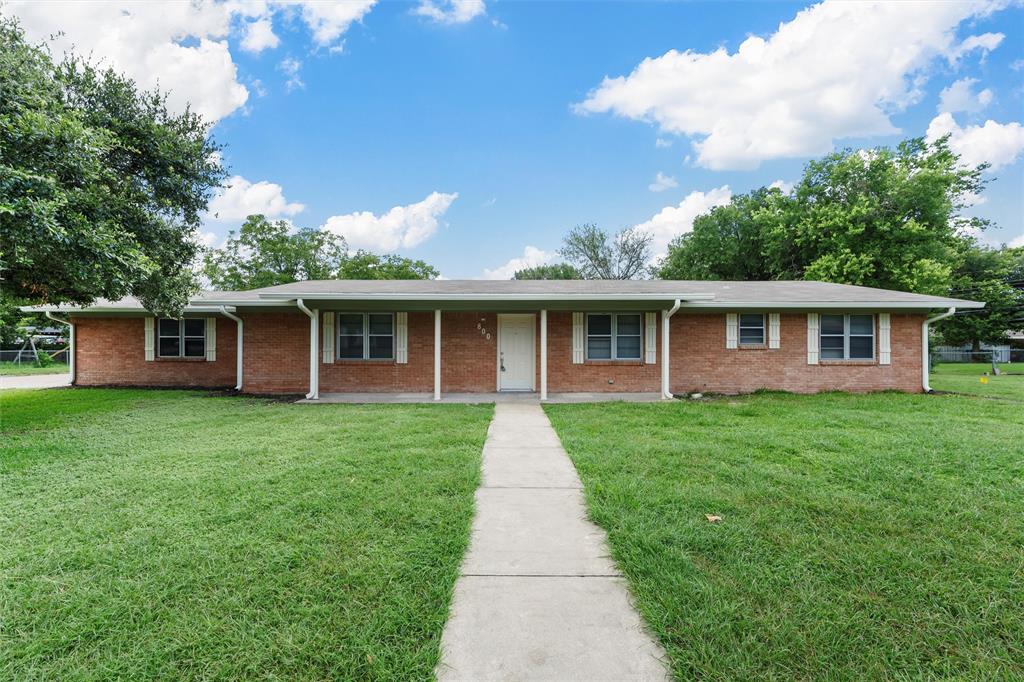 800 W Denison Drive Property Photo 1