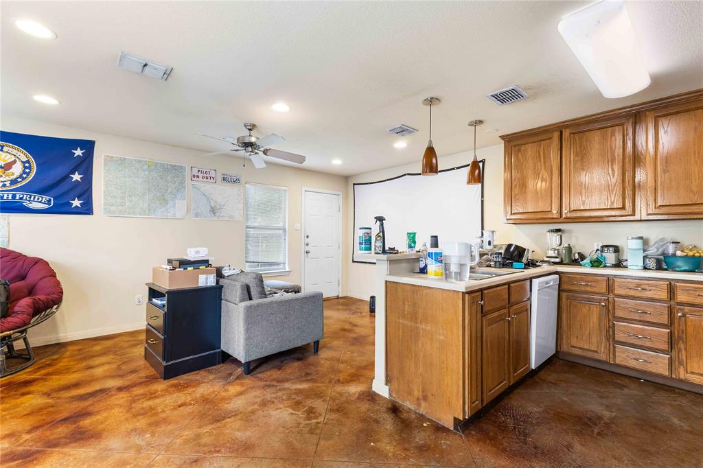 1915 S 15th Street Property Photo 17