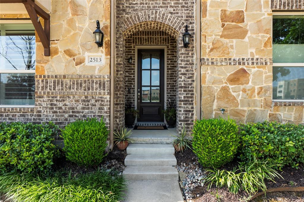 2513 Gramercy Park Drive Property Photo 1