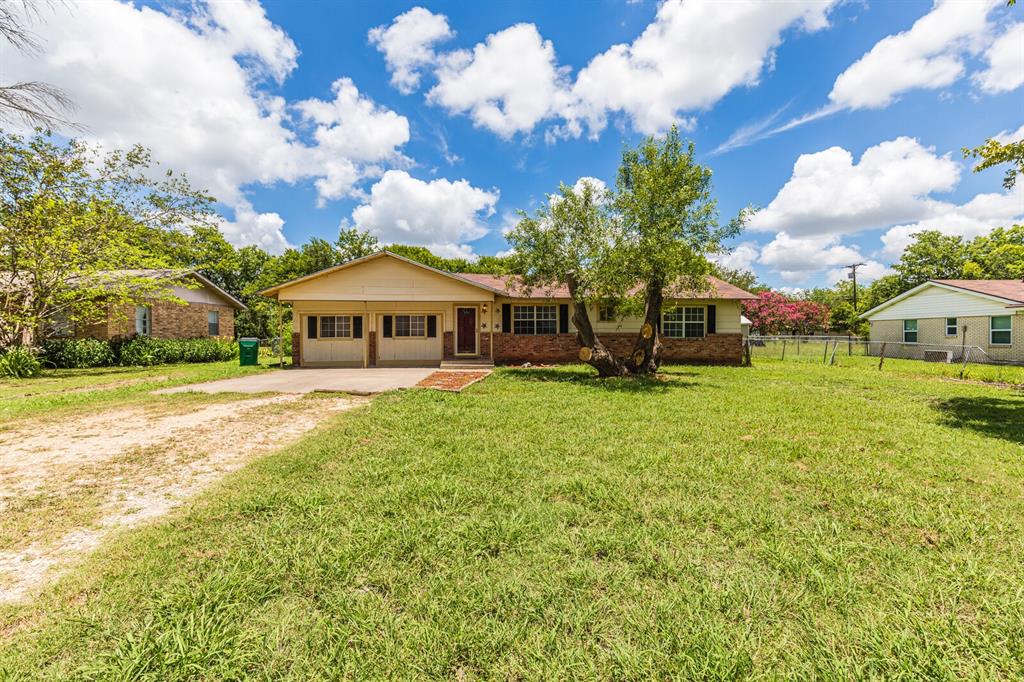 704 4th Street Property Photo 1