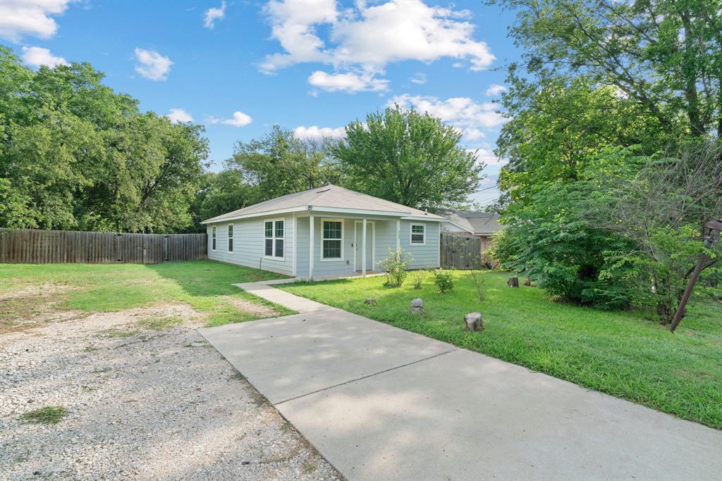 420 E Burks Street Property Photo 1