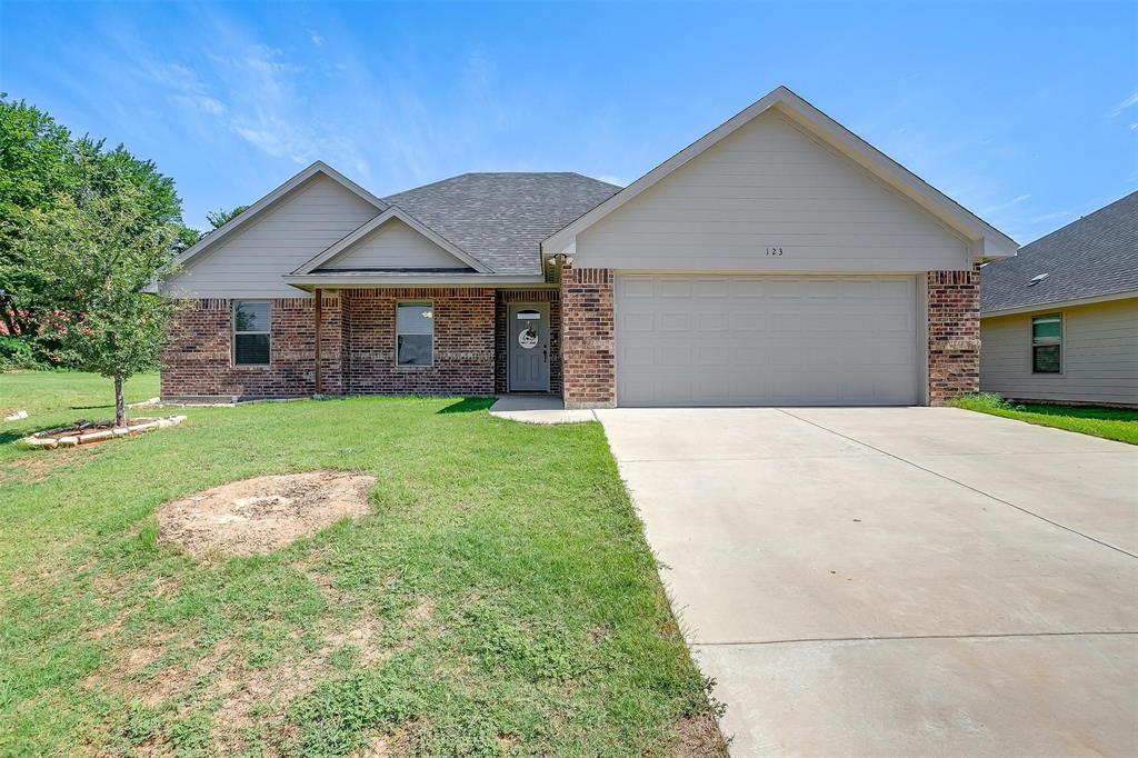 123 Clover Circle Property Photo 1