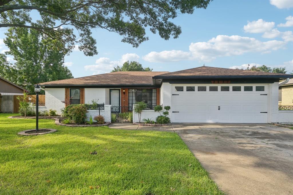 8432 Glenann Drive Property Photo 1