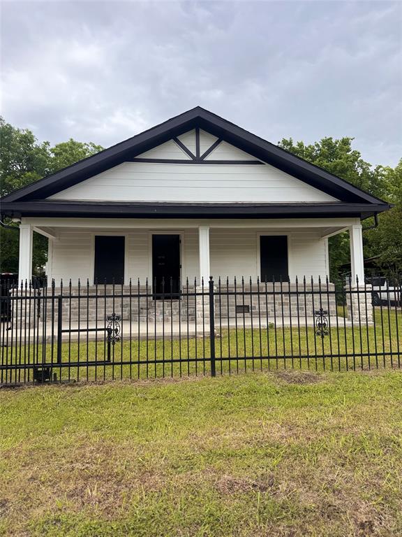 604 S Mckinney Street Property Photo 1