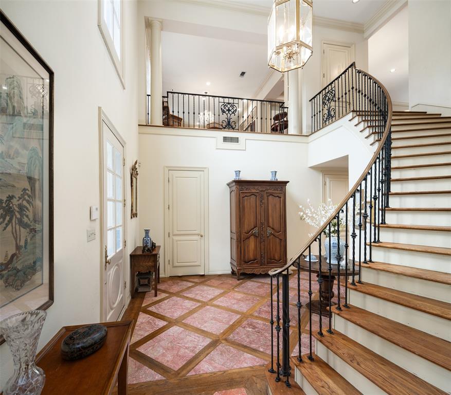 369 Panorama Circle Property Photo 4