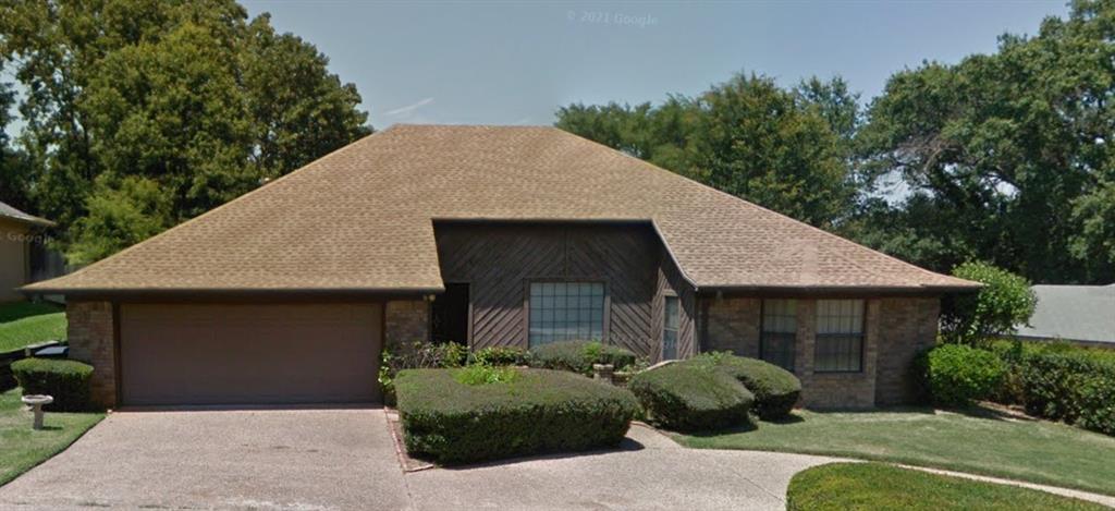 2106 Kensington Drive Property Photo 1