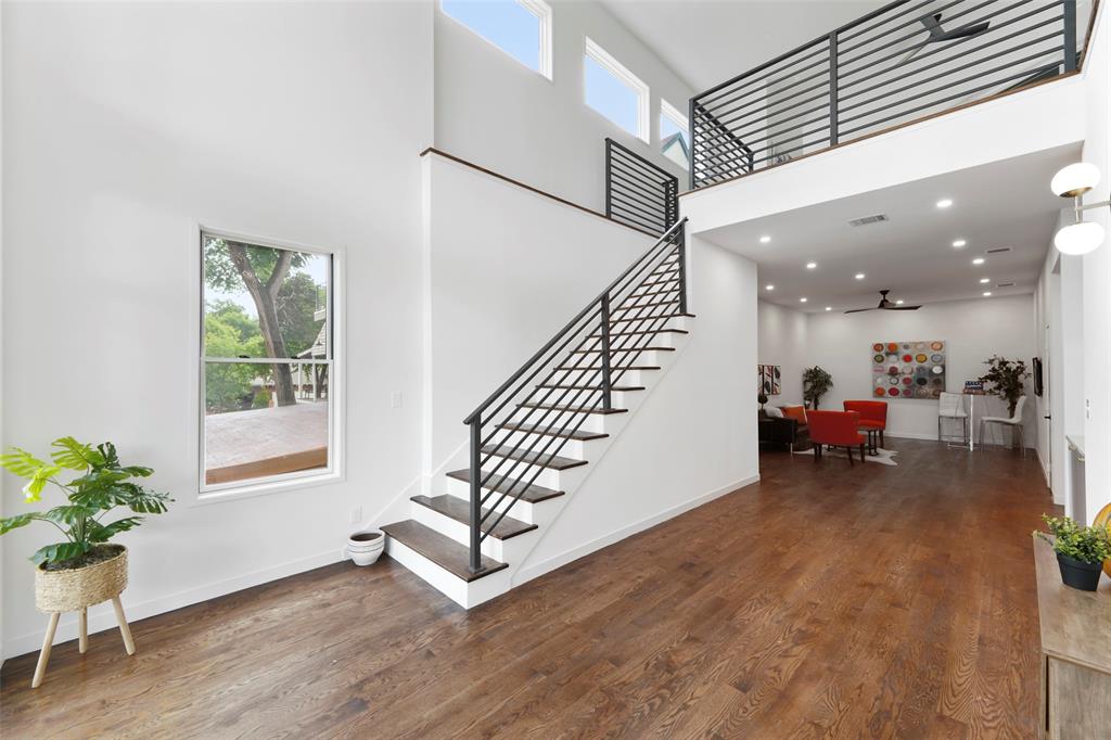 3110 W Jefferson Boulevard Property Photo 2