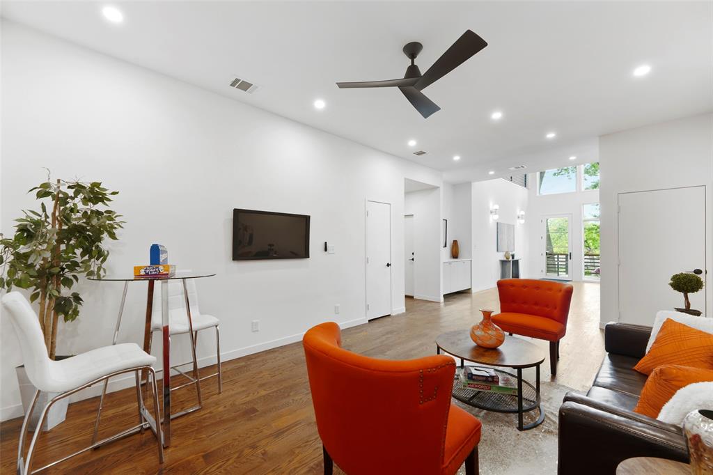 3110 W Jefferson Boulevard Property Photo 5