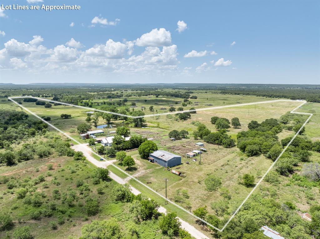 8 Sw Poteet Road Property Photo 1