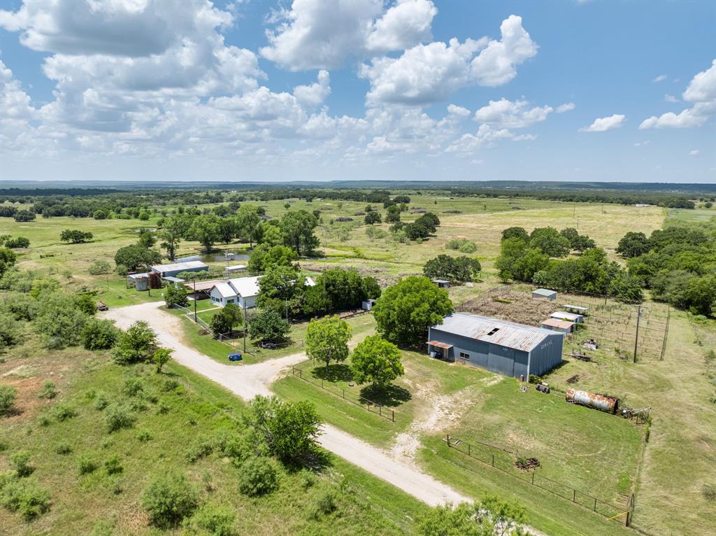 8 Sw Poteet Road Property Photo 3