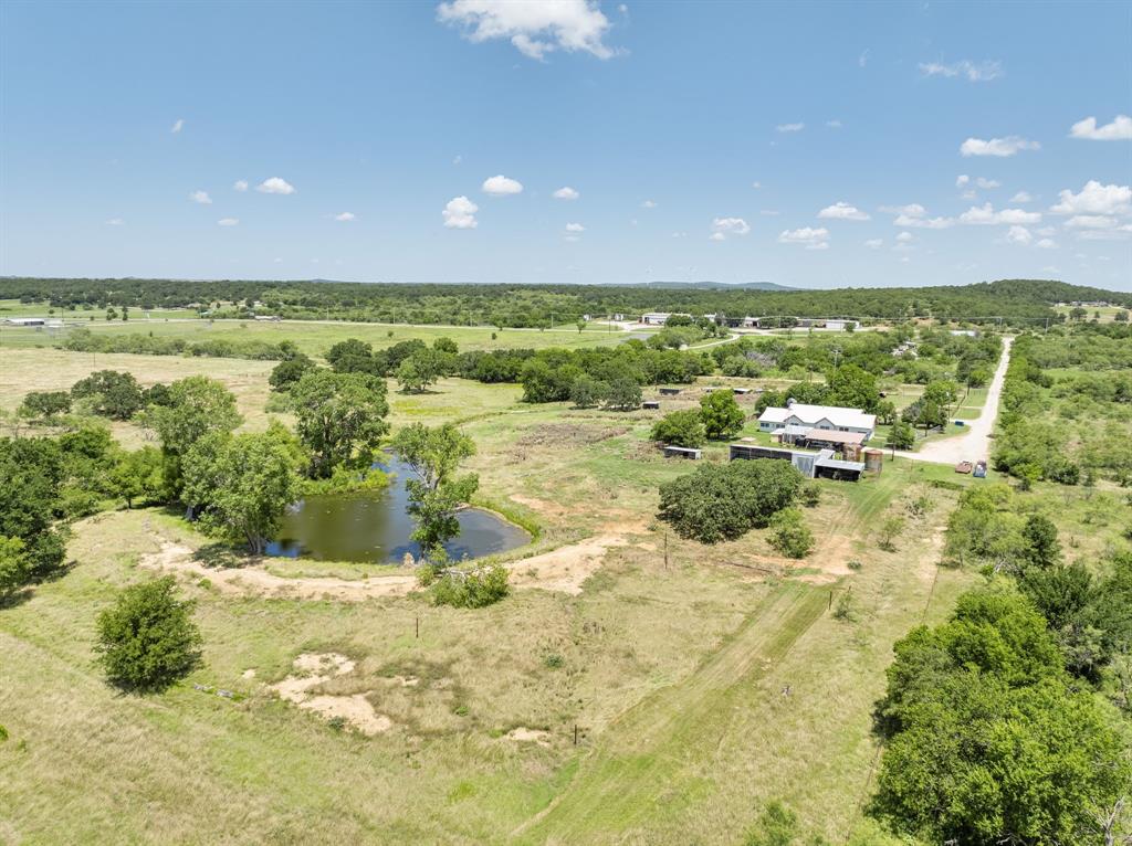 8 Sw Poteet Road Property Photo 5