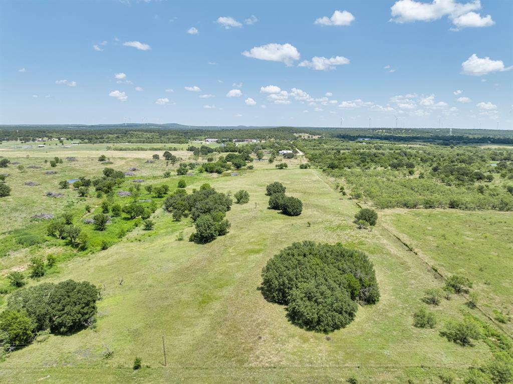 8 Sw Poteet Road Property Photo 6