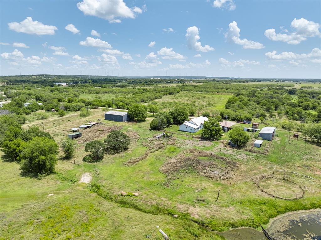 8 Sw Poteet Road Property Photo 16